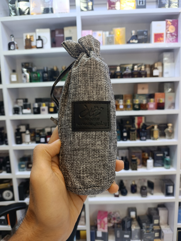 عطر مردانه موصوف سبز رمادی ارض الزعفران ضمانت اورجینال